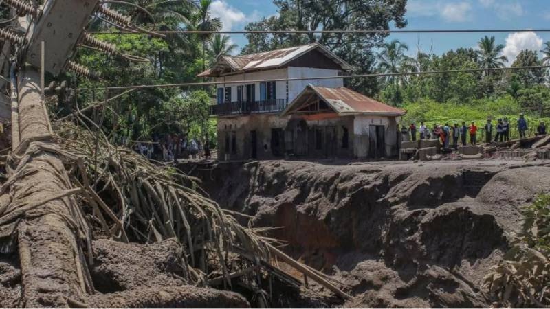 Endonezyada soguk lav felaketi en az 41 olu